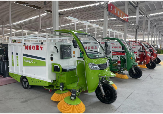 高效树叶收集车四刷一吸款